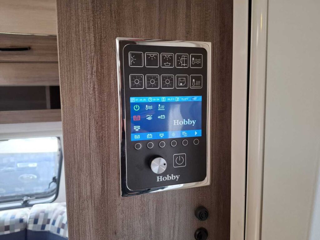 Hobby DeLuxe 2017 Valkoinen