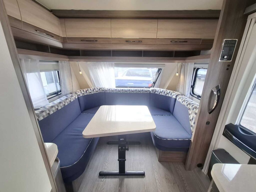 Hobby DeLuxe 2017 Valkoinen