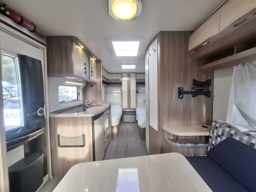 Hobby DeLuxe 2017 Valkoinen