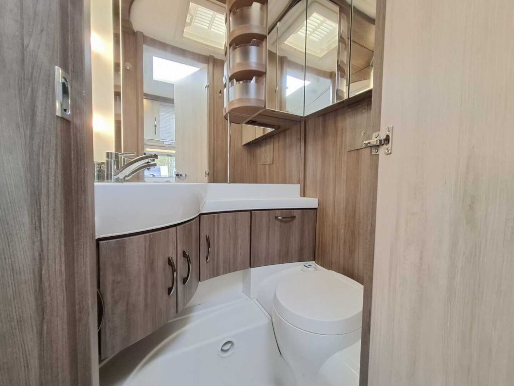 Hobby DeLuxe 2017 Valkoinen