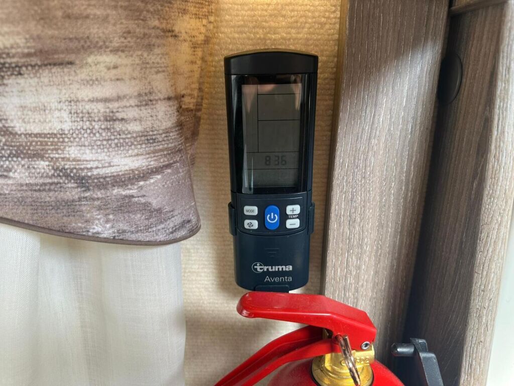 Kabe Royal 2018 Valkoinen