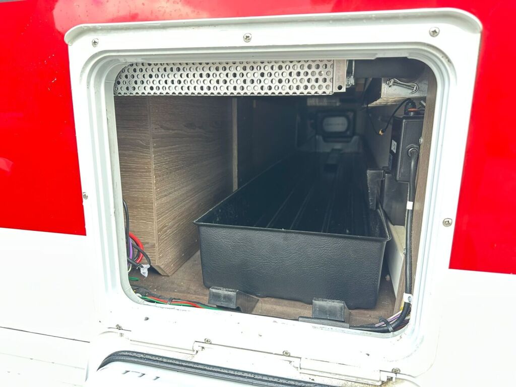 Kabe Royal 2018 Valkoinen