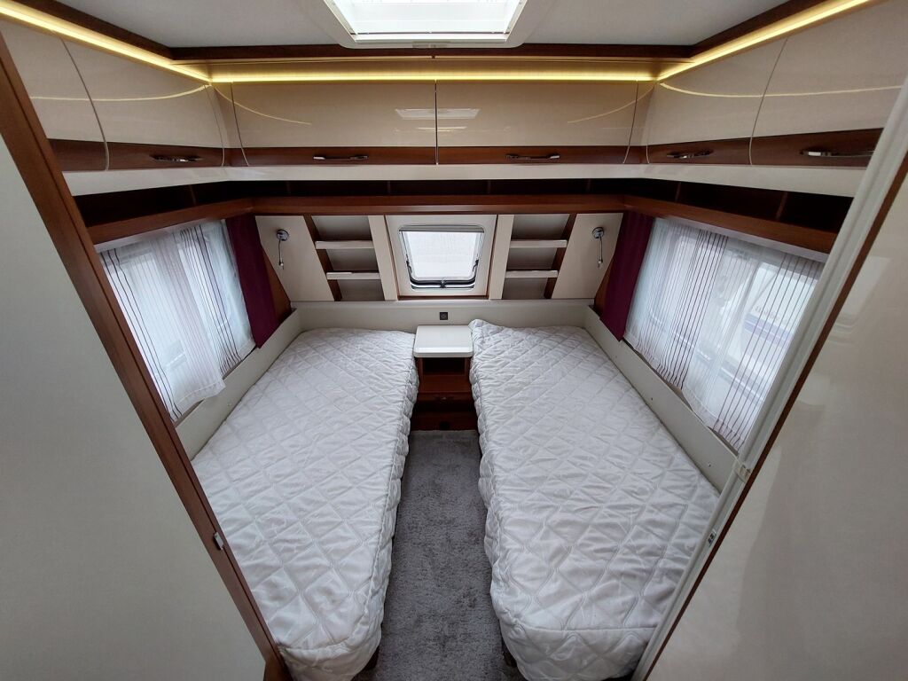 Hobby Excellent 2017 Valkoinen