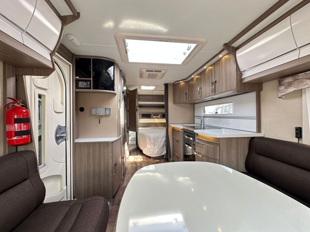 Kabe ROYAL 2018 Valkoinen