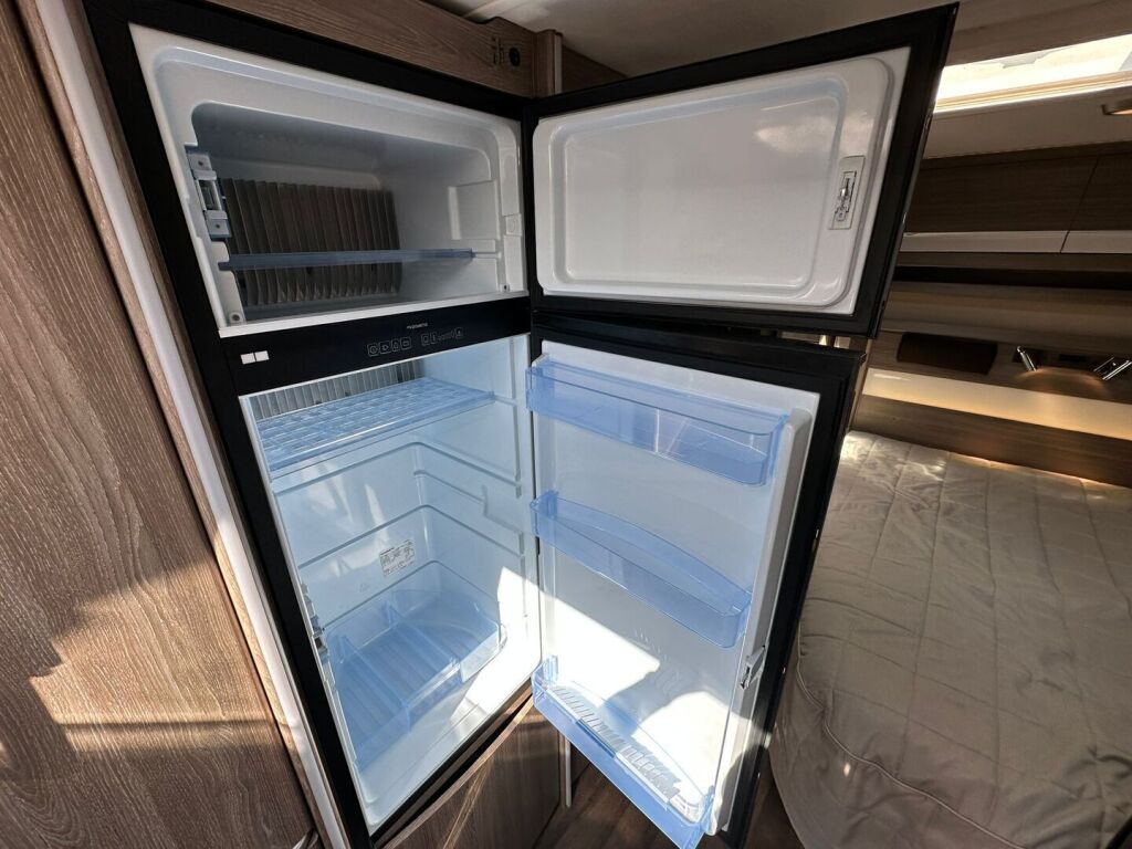 Kabe ROYAL 2018 Valkoinen