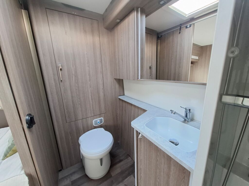 Kabe Royal 2019 Valkoinen