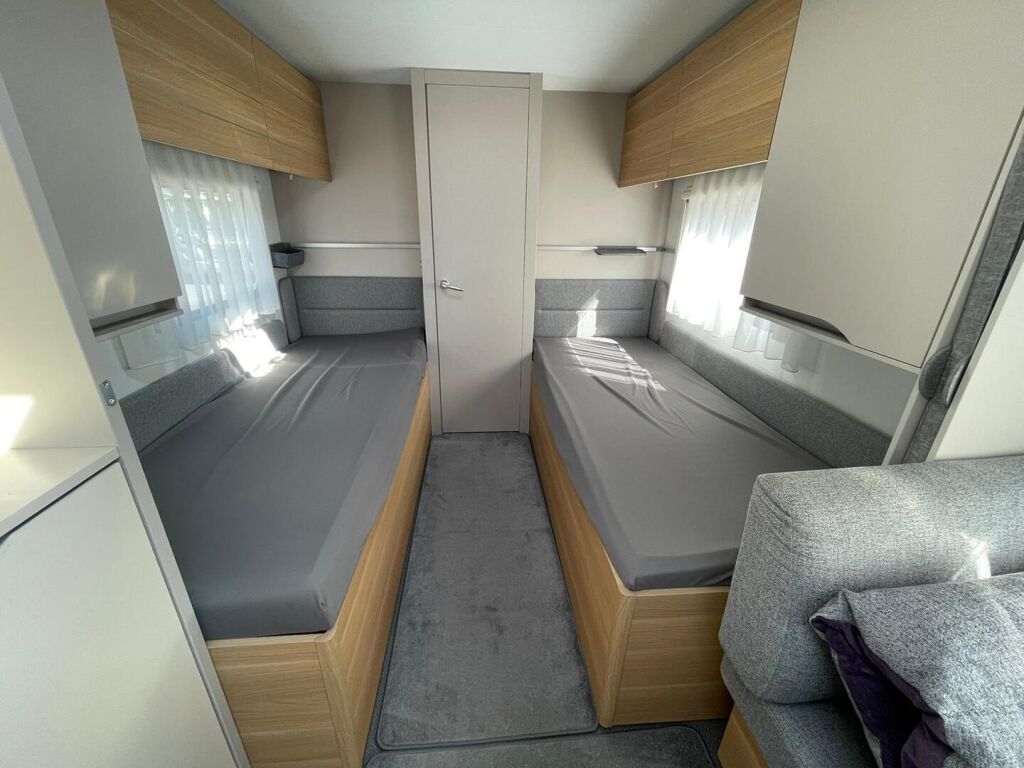 Adria Adora 2022 Valkoinen