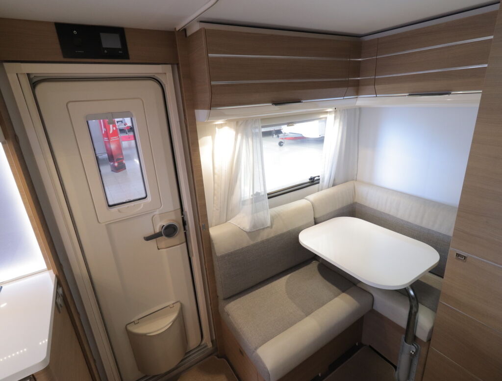 Adria Adora 2020 Valkoinen