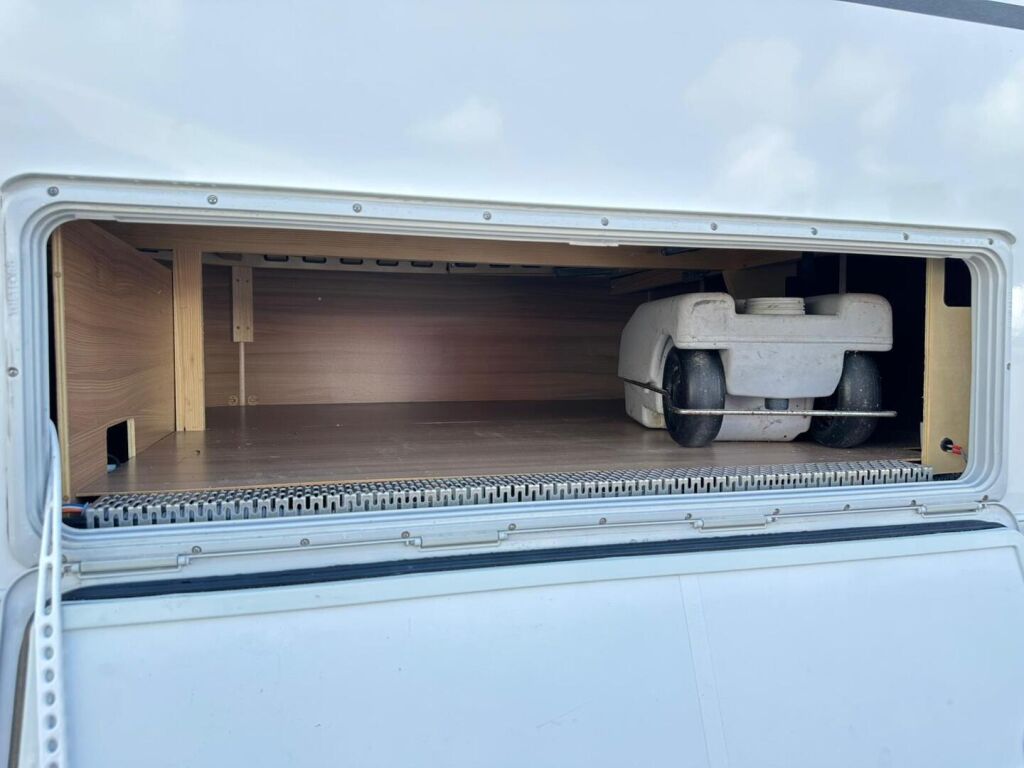 Adria Alpina 2019 Valkoinen