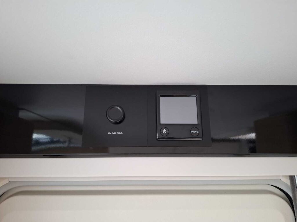 Adria Adora 2021 Valkoinen