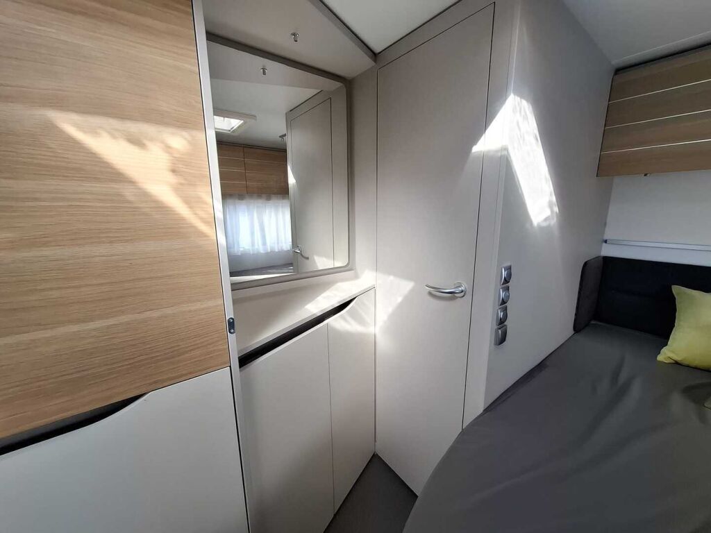 Adria Adora 2021 Valkoinen