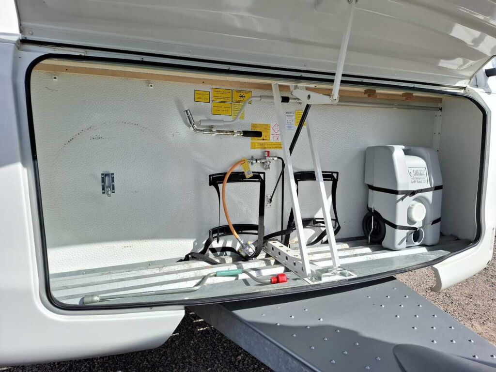 Adria Adora 2021 Valkoinen