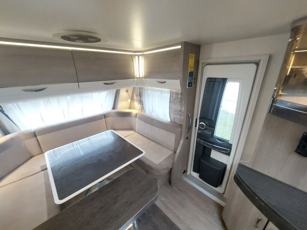 Hobby Prestige 2021 Valkoinen