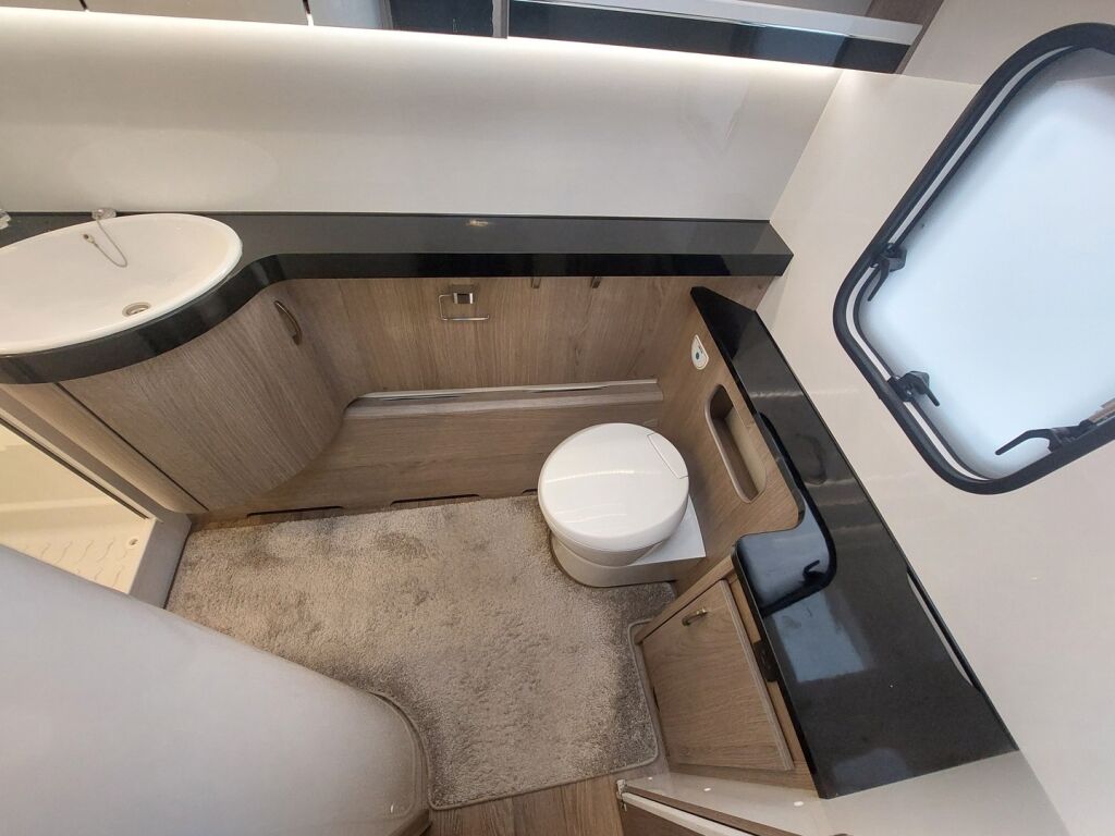 Hobby Prestige 2021 Valkoinen