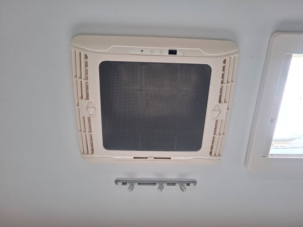 Adria Adora 2021 Valkoinen