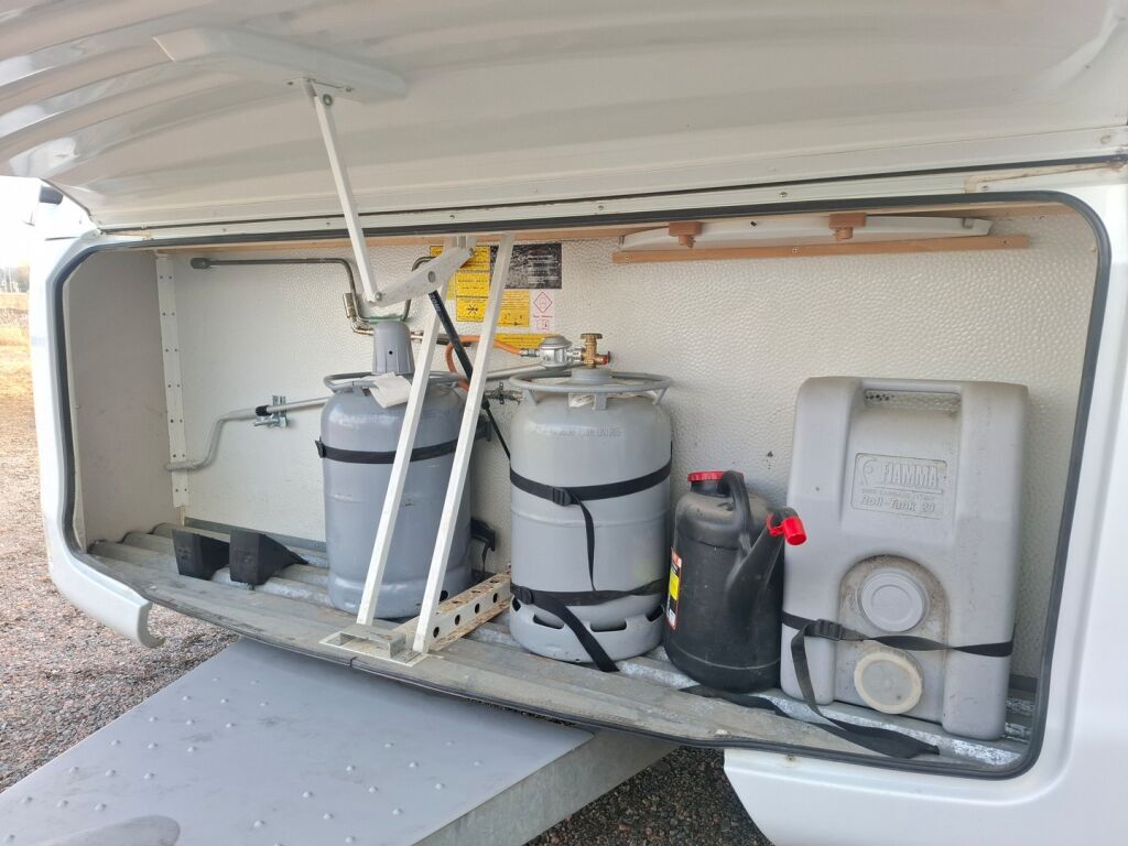 Adria Adora 2021 Valkoinen