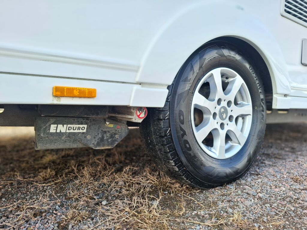 Adria Adora 2021 Valkoinen