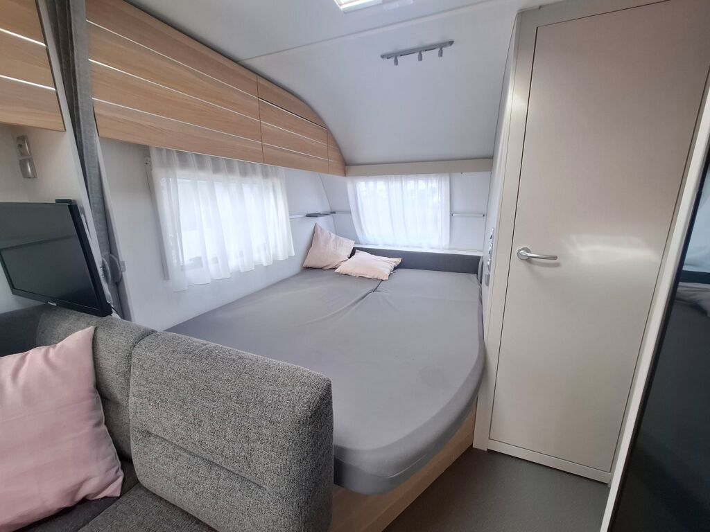 Adria Adora 2021 Valkoinen