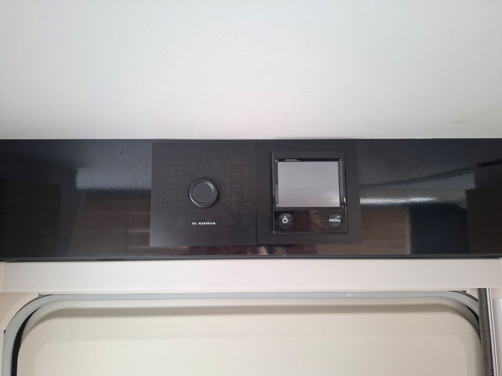 Adria Adora 2021 Valkoinen