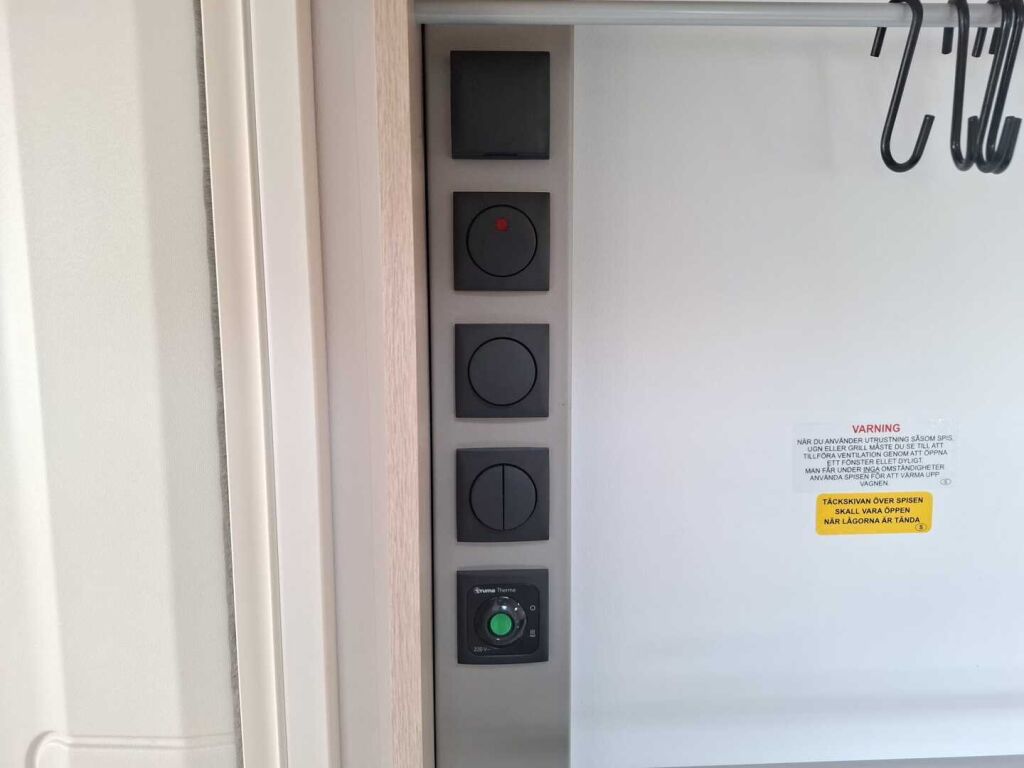 Adria AVIVA 2021 Valkoinen