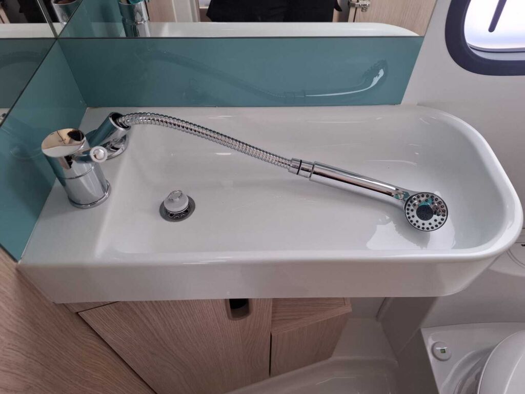 Adria AVIVA 2021 Valkoinen