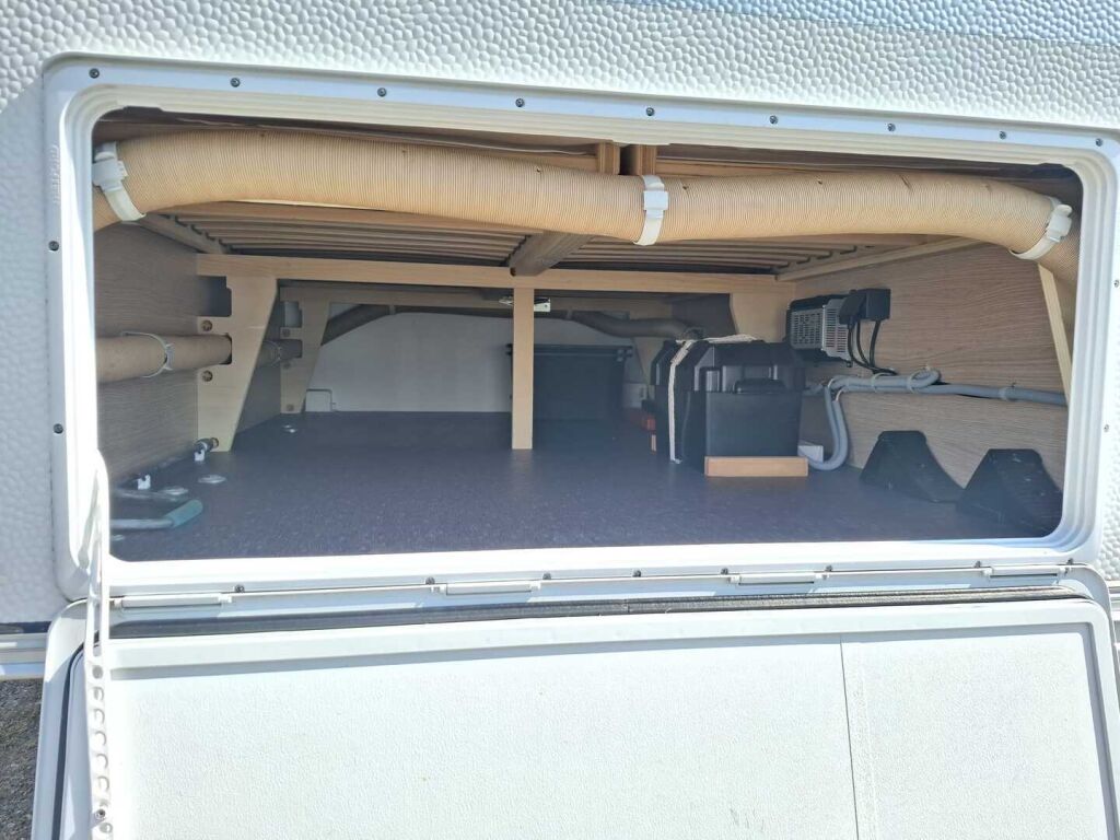 Adria AVIVA 2021 Valkoinen