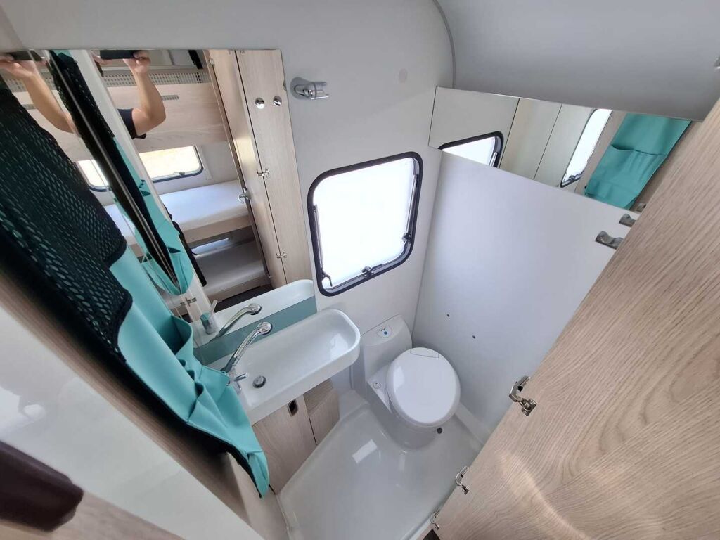 Adria AVIVA 2021 Valkoinen