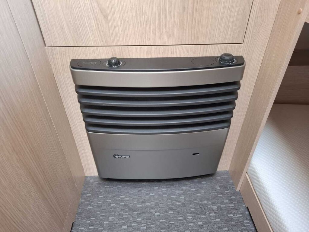 Adria AVIVA 2021 Valkoinen