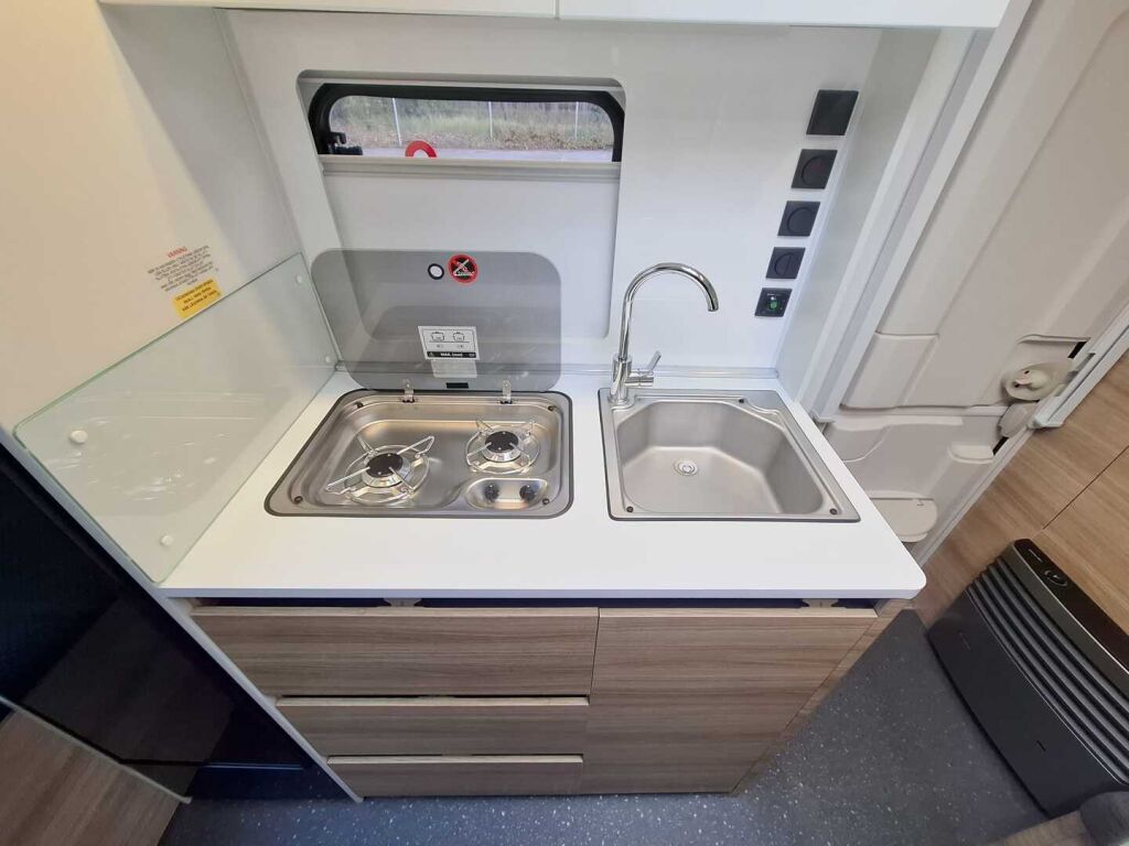 Adria Action 2023 Valkoinen