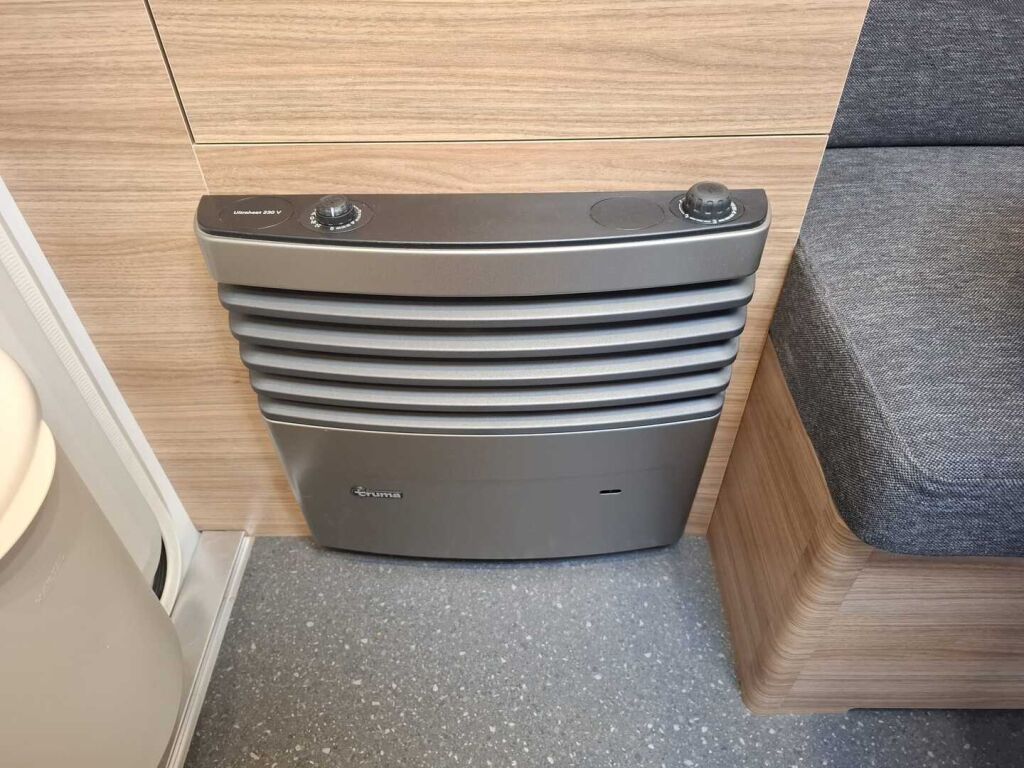 Adria Action 2023 Valkoinen