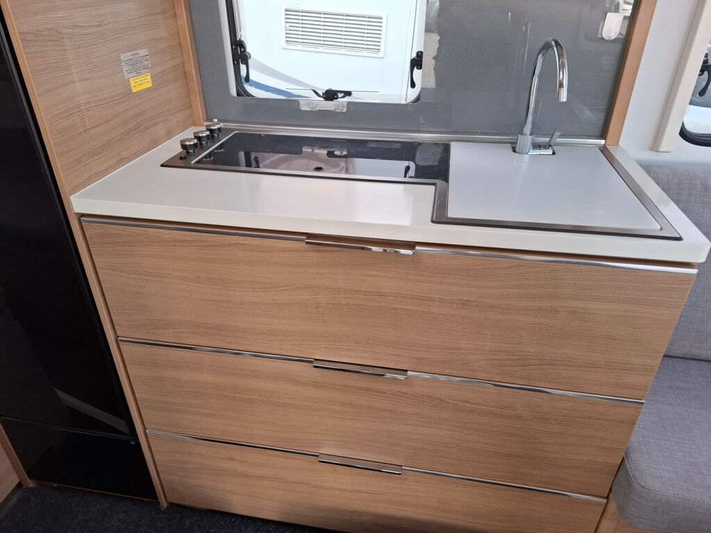 Adria Adora 2016 