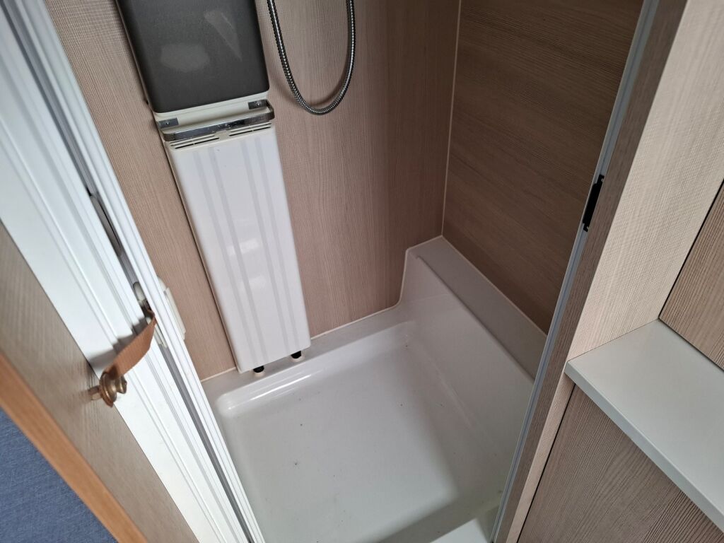 Adria Adora 2016 