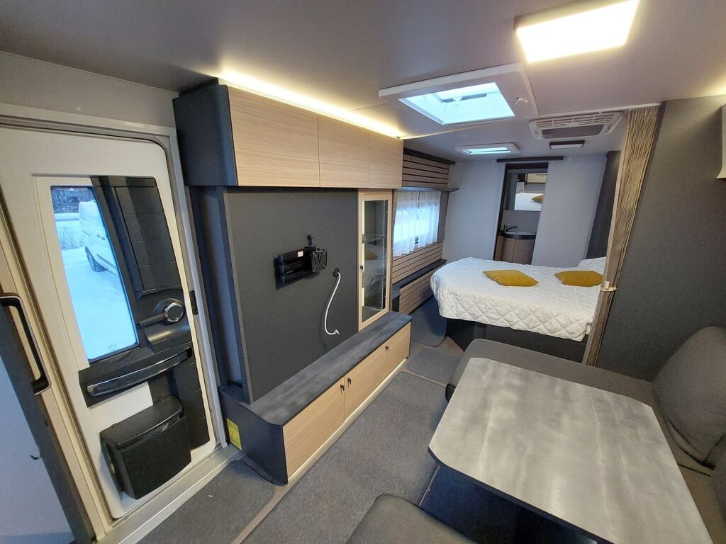 Hobby Maxia 2022 Valkoinen