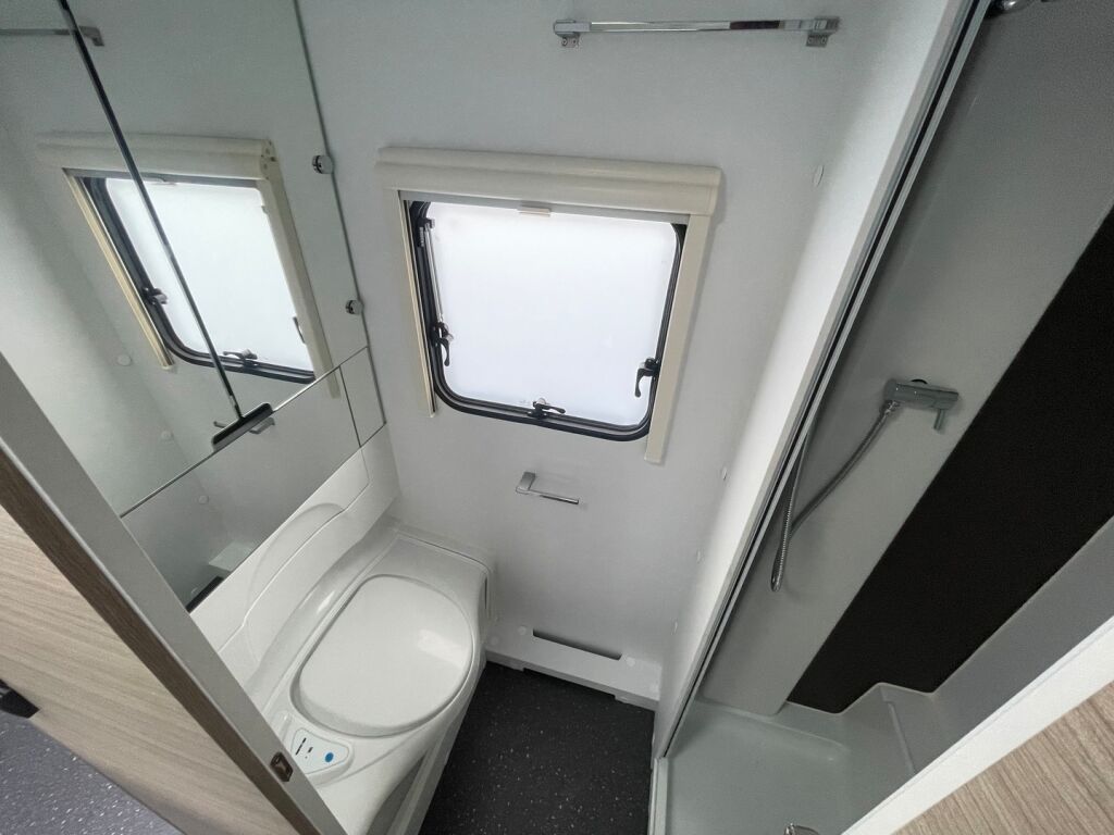 Adria Altea 2022 Valkoinen