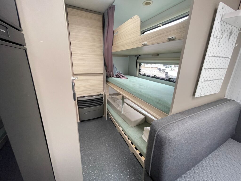 Adria Altea 2022 Valkoinen