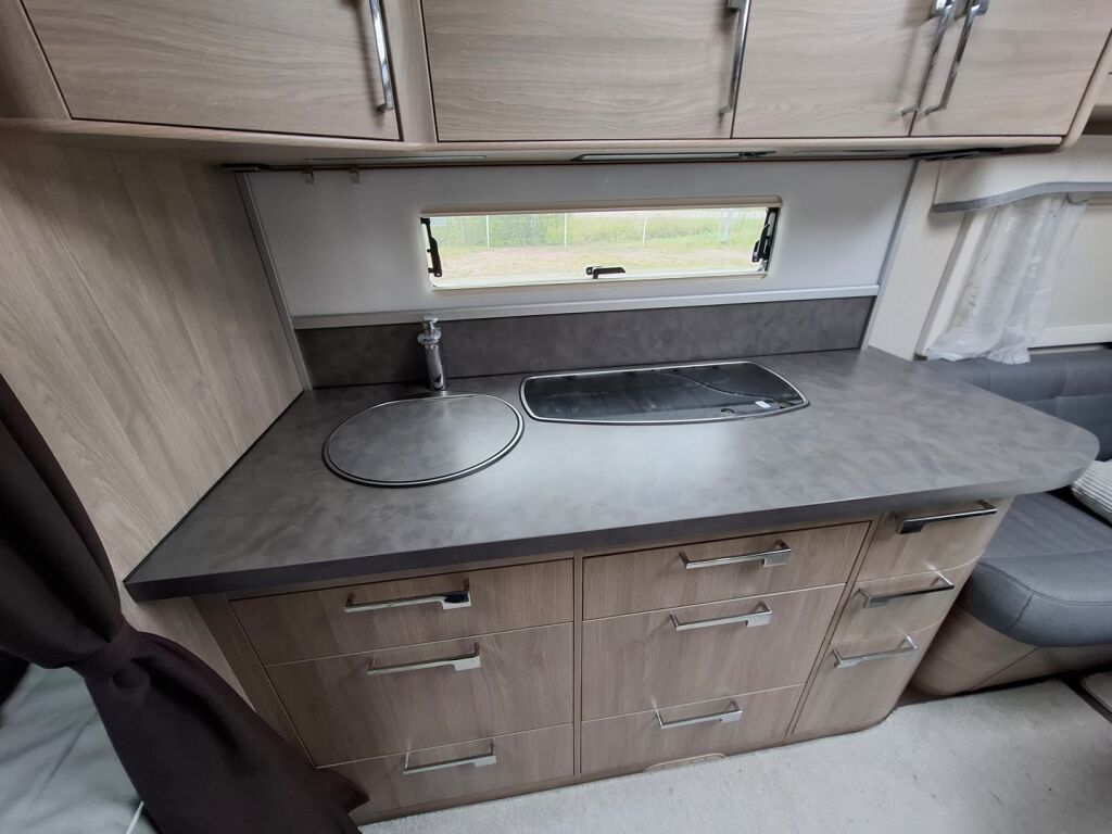 Kabe SMARAGD 2022 Valkoinen