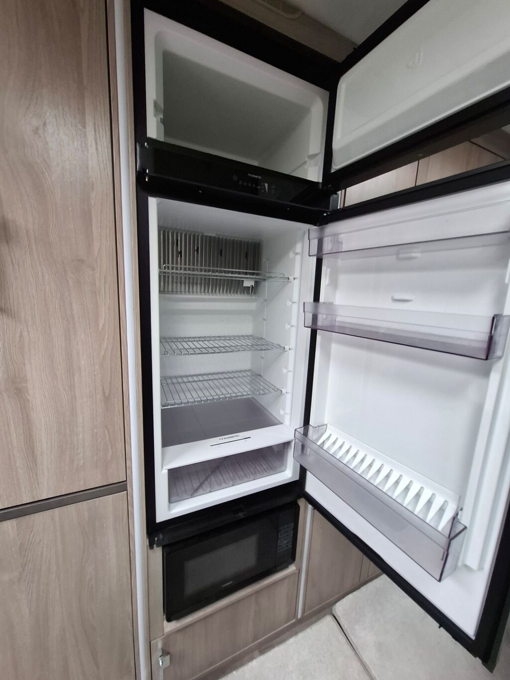 Kabe SMARAGD 2022 Valkoinen