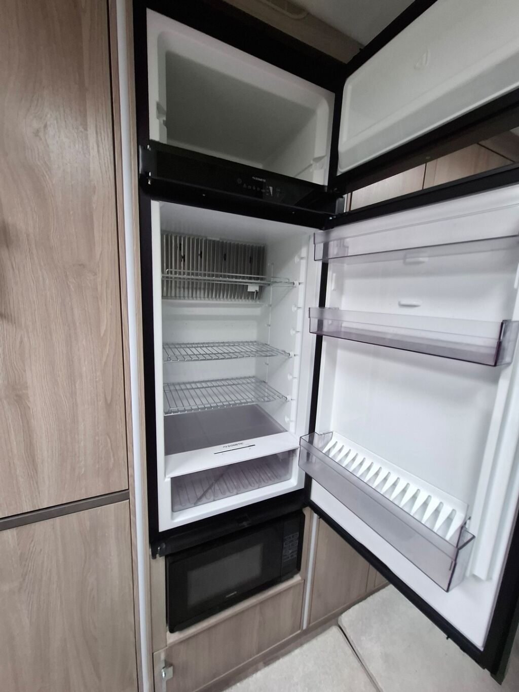 Kabe SMARAGD 2022 Valkoinen