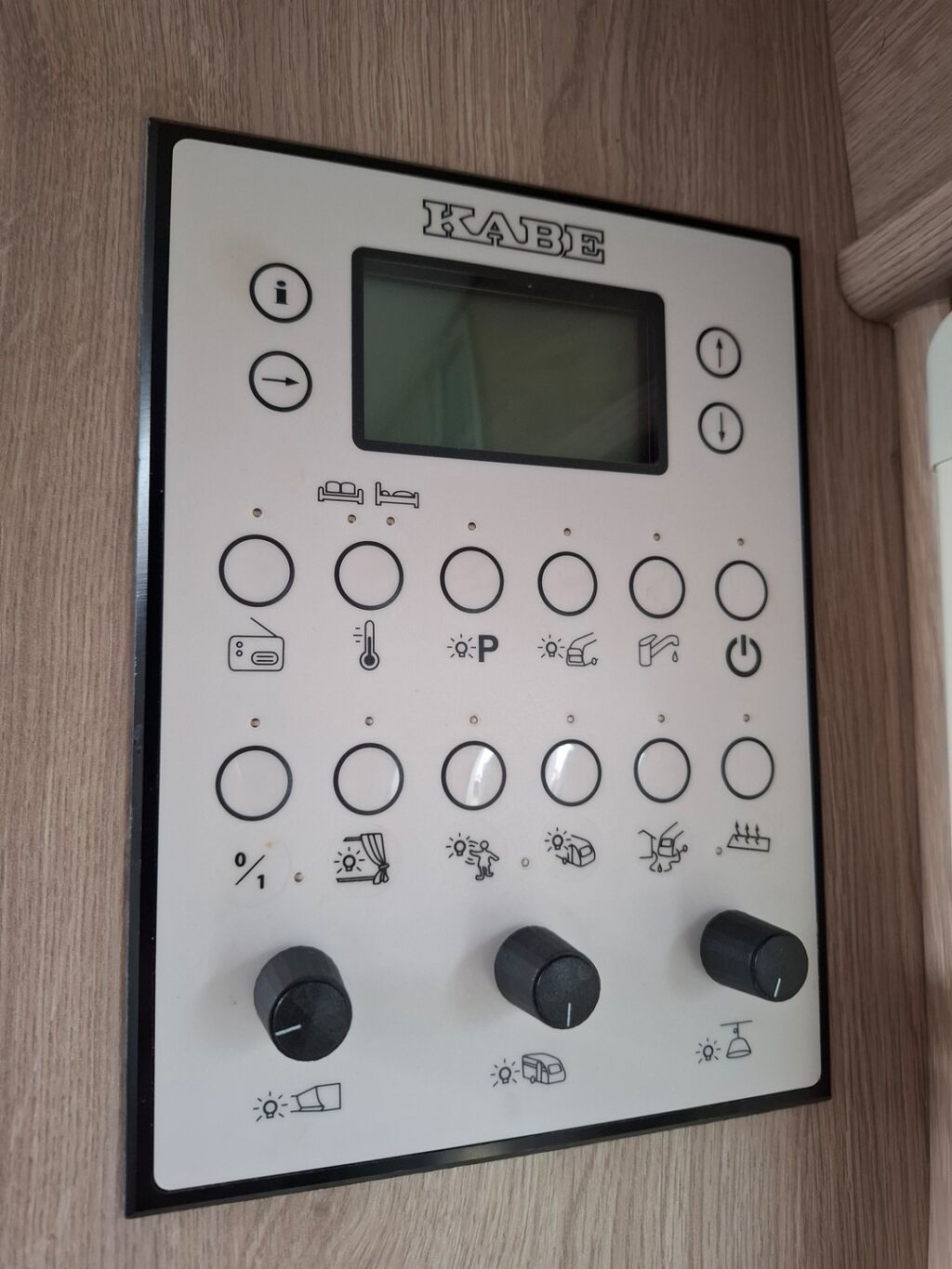 Kabe SMARAGD 2022 Valkoinen