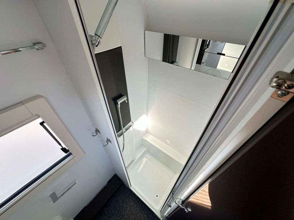 Adria Alpina 2017 Valkoinen