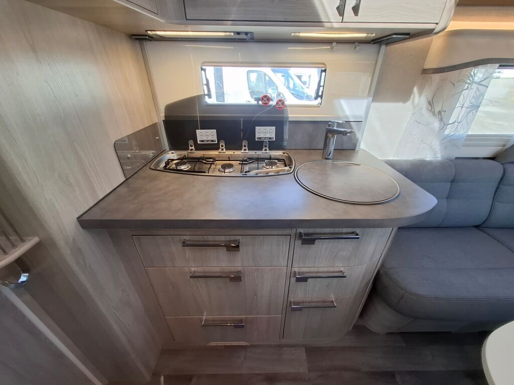 Kabe Ametist 2023 Valkoinen