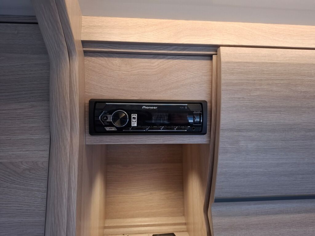 Kabe Ametist 2023 Valkoinen