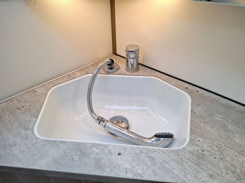 Kabe Ametist 2023 Valkoinen