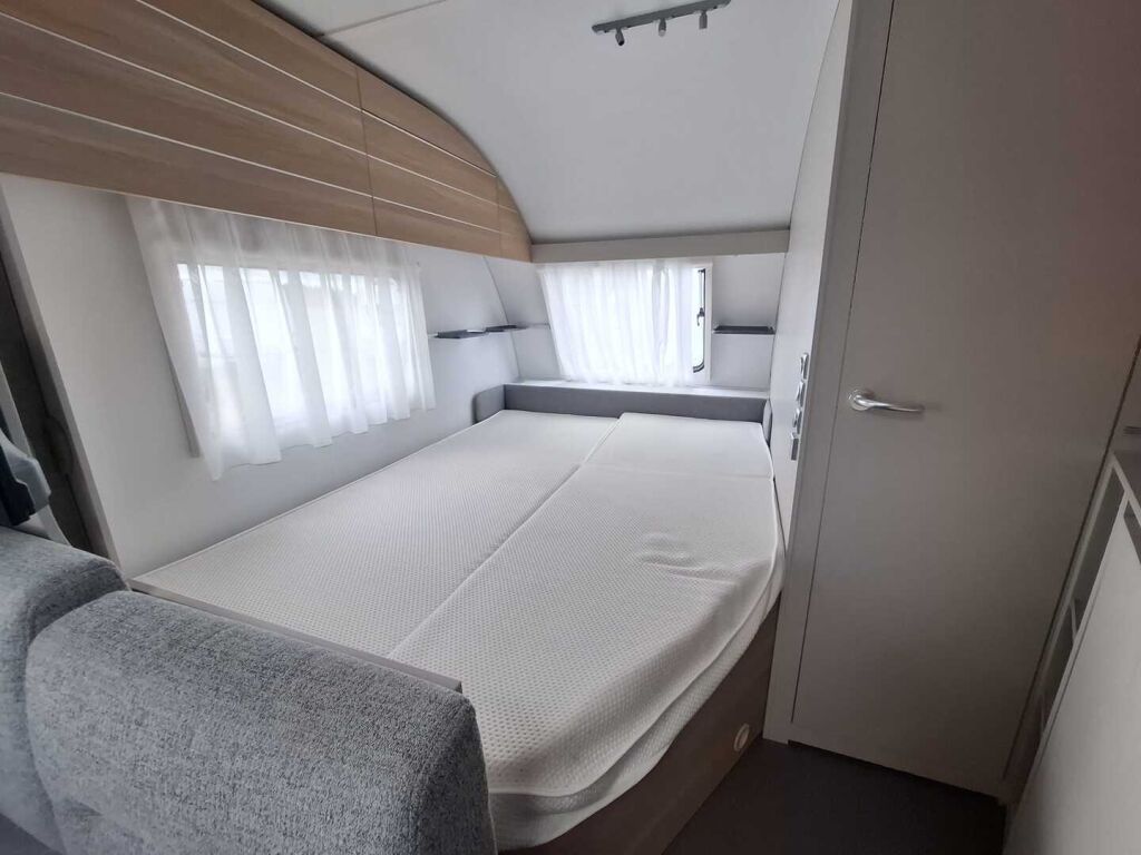 Adria Adora 2023 Valkoinen