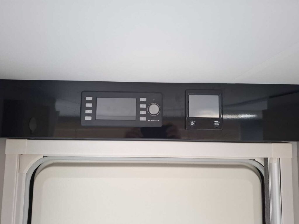 Adria Adora 2023 Valkoinen