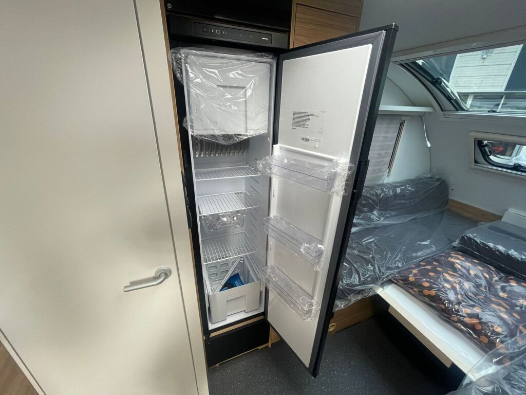 Adria ACTION 2024 Valkoinen