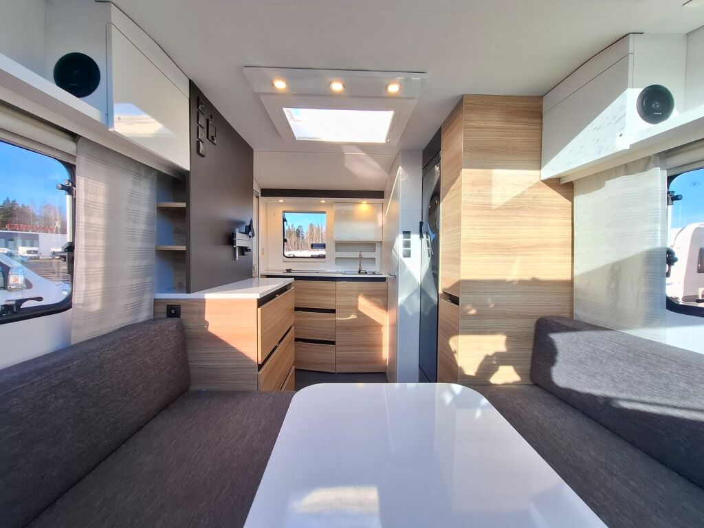 Adria ACTION 2024 Valkoinen