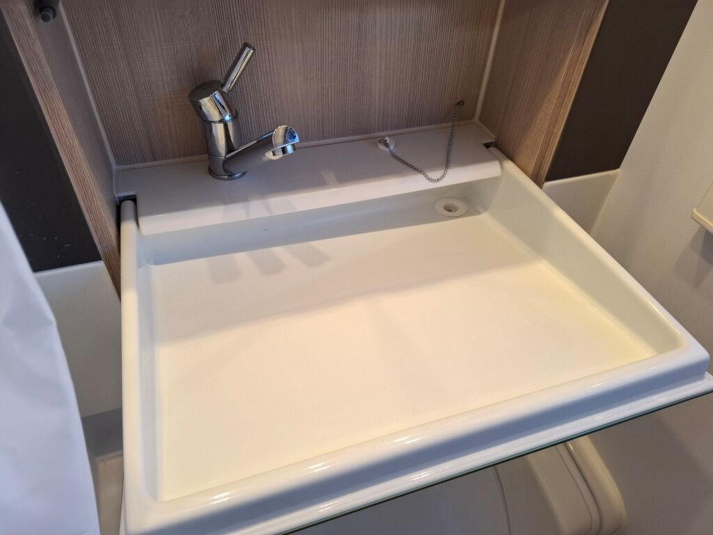 Adria ACTION 2024 Valkoinen