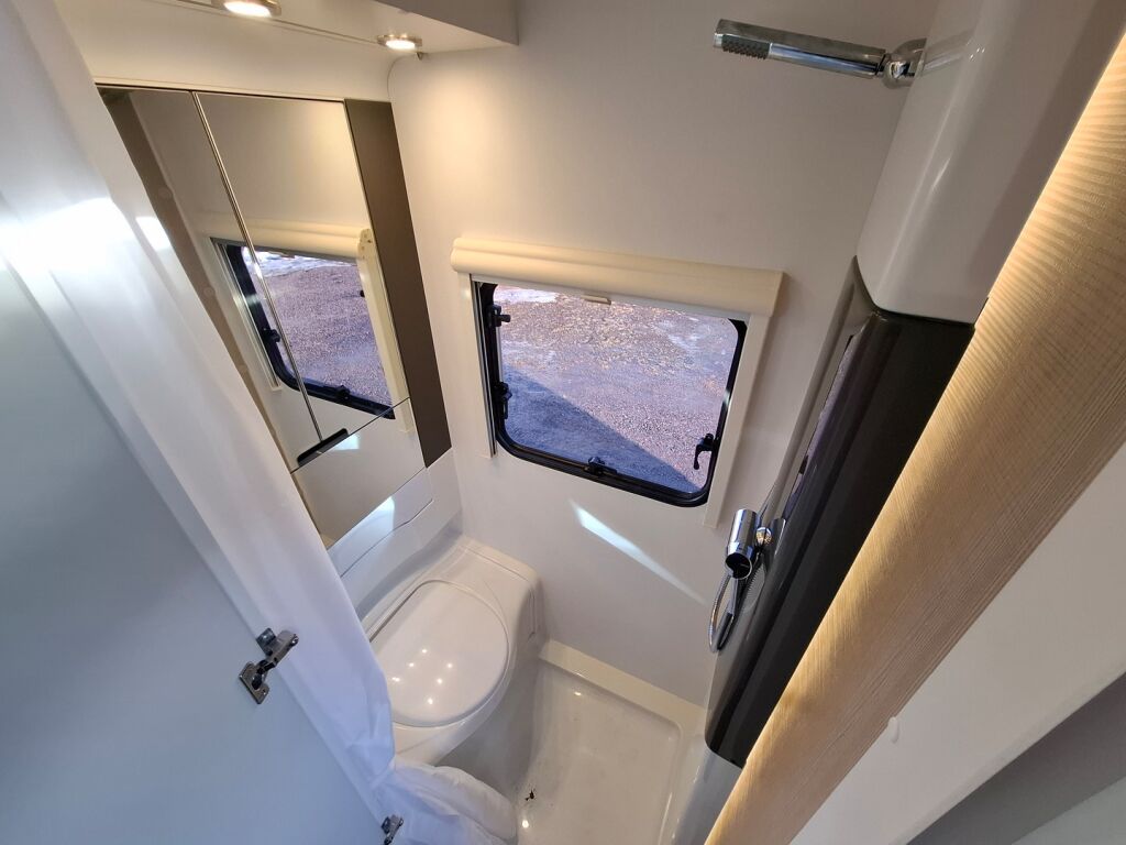 Adria ACTION 2024 Valkoinen