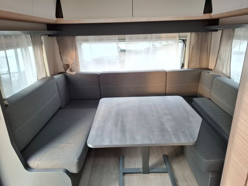 Hobby Maxia 2024 Valkoinen